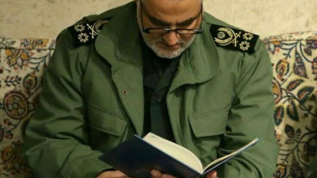 ” علاقة الحاج قاسم بالقرآن “