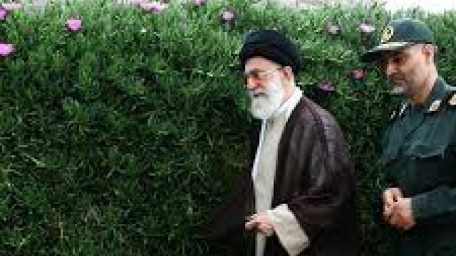 جنرل شہید حاج قاسم سلیمانی کے گھر پر (رہبر معظم انقلاب کی)حاضری