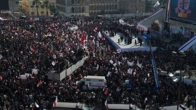  ” یزمجر الملايين بشعار الاستشهاد والسيادة “