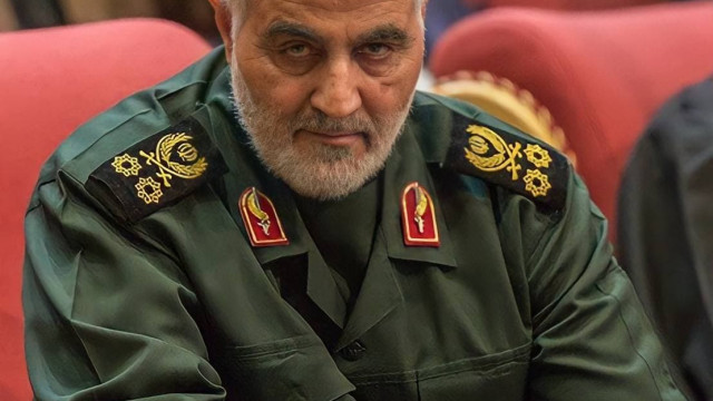  ” الشهيد سليماني يكشف فراغ ووهم التهديدات الأمريكية “